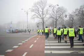 Acest articol vă va ajuta să clarificați tot ce trebuie să știți. Dar PoliÈ›istul Pensionat La 55 De Ani Nu Ne Mai RevoltÄƒ ObligaÈ›ia De A Alege Intre Pensie È™i Salariu O NuanÈ›Äƒ De ConstituÈ›ionalitate