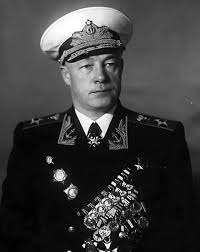 Николай Кузнецов. Адмирал который  и изобрел наш первый современный авианосец, названный в его честь.