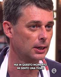 Nella sua vita si è impegnato anche nel sociale e nell'educativo nel ruolo di catechista in. 4djrred7iah 7m