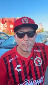 Una mujer de la tercera edad terminó con quemaduras de primero y segundo  grado, así como un bombero resultó lesionado en una extremidad al hacer  contacto con agua caliente. 📷 Chris Noyola