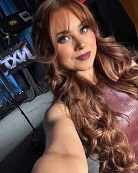 Kelly Kincaid's Instagram, Twitter & Facebook