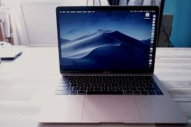 But with other laptop manufacturers innovating in this space, is the new air doing. Macbook Air 2018 Im Test Stark Schlank Schon Euronics Trendblog