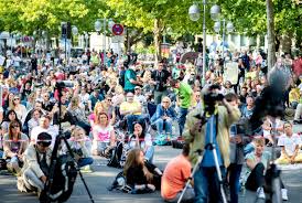 România face parteneriat cu polonia pentru apărarea mării negre, în timp ce rusia efectuează manevre militare în regiune klaus iohannis a declara luni, 10 mai, că este fericit că parteneriatul dintre românia și polonia a sporit dialogul. Proteste Anti Corona In Germania È™i Polonia Mesajul Transmis ManifestanÈ›ilor De Angela Merkel