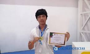 Ángel Guevara gana medalla de plata en la Olimpiada Nacional de Química