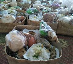 Jum'at pahing 12 agustus 2011 maka untuk hari sebagaimana dimaksud akan jatuh pada legi 31 juli 2012 selamatan pendhak ii (708 hari) meninggal : Tradisi Kenduri Nasi Kenduri Boleh Berubah Nilai Nilainya Jangan Website Kalurahan Gilangharjo