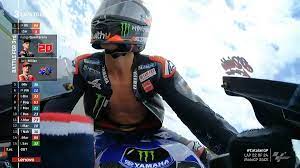 Either on the circuits waving his flag or wearing the official cap of his monster. Motogp Catalunya 2021 Ini Penyebab Pakaian Balap Fabio Quartararo Terbuka Okezone Sports