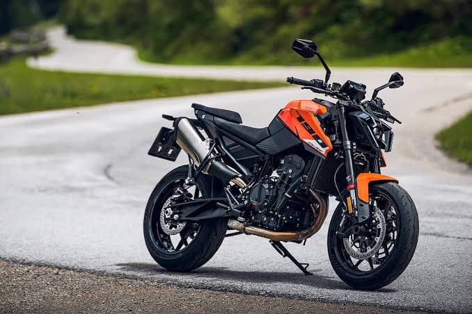 2027 KTM 790 Duke first ride - RevZilla