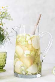 It's made with vodka, pineapple juice, and cranberry and is the perfect tropical summer drink recipe. Summer S Best Pitcher Cocktails And Mocktails The View From Great Island