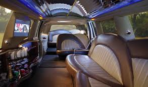 If you want to go to a wedding or to a party, renting a limousine is the best solution. How Much Does It Cost To Hire A Limo In Leicester Or Another Town Or City In Warwickshire Or The Midlands