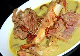 Tengkleng From Solo Central Java Is A Kind Of Curry Goat Food But Minus The Coconut Milk Tengkleng Arguably Contains The B Food Sauteed Greens Curry Goat