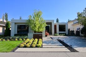 It should look inviting to your guests, provide a space you can spend time, and most of all, bring you joy perhaps your backyard has been getting all the attention, but creative front yard landscaping ideas can make your phoenix home a showstopper. Edmonton Landscaping Jade Landscape Design