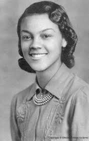 While I was in Spain, the wonderful admin of the Detroit Genealogy group  found this obit for Libbie Weingarten, the daughter of Meyer Weingarten who  was my grandfather's uncle. Now that I'm