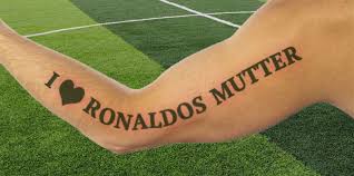 Weitere ideen zu eigentor, tattoo schattierung, wolken tattoo. Aufregung Vor Em Spiel Arnautovic Provoziert Ronaldo Mit Neuem Tattoo