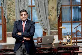 Reuters'in haberine göre silcolux, kıraça holding'in yüzde 45 hissesine sahip ve bu satın alma ile sbk holding, kıraça holding'in ana hissedarı haline gelecek. Sbk Holding Heksagon U Satin Aldi