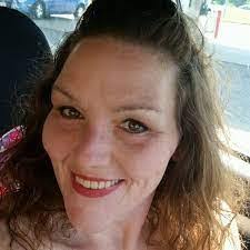 Tracey Noe's Instagram, Twitter & Facebook