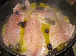 Filetto di persico in padella: Filetti Di Pesce Persico In Umido