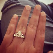 1 Carat Leo Diamond Solitaire With A 1 Carat Leo 5 Stone Diamond Wedding Ban Gold Topaz Engagement Ring Vintage Engagement Rings Sapphire Diamond Wedding Bands