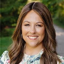 Whitney Tapp's Instagram, Twitter & Facebook