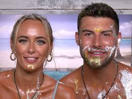 Love Island stars get saucy with meat and gravy in roast dinner challenge