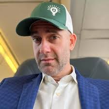 Mike Levins's Instagram, Twitter & Facebook