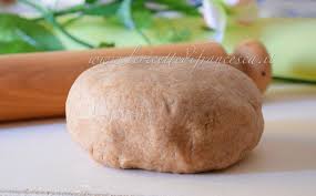 Spennellate la superficie della torta l'acqua e lo zucchero di canna per rendere la superficie dorata. Pasta Frolla Integrale Senza Uova Le Ricette Di Francesca