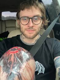 1st Session Bat Knee by Oliver Bach, Only tattoo I've ever had to tap out  on. Numbing cream next time! : r/traditionaltattoos