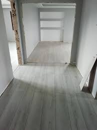 Kubbe takozu ile çivisiz süpürgelik montajı nasıl yapılır videosu sizlerle! Kardes Laminat Lamine Parke Lake Supurgelik Uygulama Montaj Isleri Yapilir Home Facebook
