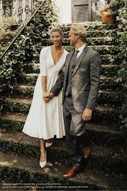 Molly and jackson's courthouse wedding with wedding dress ideas. Https S7d1 Scene7 Com Is Image Bhldn 50090513 011 D Zoom Xl Vintage Style Wedding Dresses Civil Wedding Dresses Wedding Dress Guide