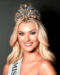 Norma Nolan's Instagram, Twitter & Facebook