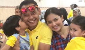 Umum sedia maklum, pelakon jelita fasha sandha telah pun mengikat tali pertunangan bersama pelakon aidil aziz pada november 2018. Saya Selesa Berkawan Dengan Aidil Tak Mahu Pertikai Kisah Silamnya Fasha Sandha