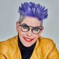 400+ profilů „Batterman“