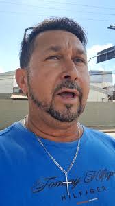 Bones. 15. Tênis 60 reais. Camisetas 20 plantão até às 18 horas. Avenida Fausto  esteves. 1205 picinini atende no local não consigo responder no Facebook