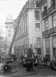 Incêndio chiado em lisboa 1988repórter mário crespo Incendio Lisboa Portugal Lisbon Old Postcards The Neighbourhood
