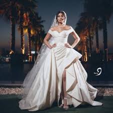 احتفلت الفنانة هاجر أحمد في اول شهر يوليو الجاري 2021 ، بعقد قرانها علي شاب من خارج الوسط. Yiiq7knwkundxm