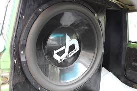 Samyj Bolshoj Sabvufer V Mire Dejstvuyushij Deaf Bonce 32 Lada 2102 1980 Goda Na Drive2