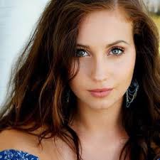 Mara Neumann (@Ms_Amaraca)