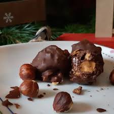 Bouchees Chocolat Noisettes Kali Piplette Et Les Sept Chaudrons Chocolat Noisette Chocolats Faits Maison Faire Fondre Du Chocolat