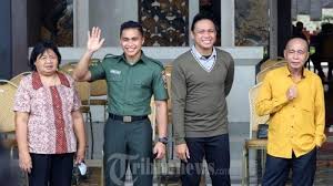 3 menetapkan pergantian nama pemohon yang semula bernama aprilia santini manganang menjadi aprilio perkasa manganang, ungkap. Lt2hpbuubwobvm