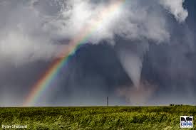 Updated on dec 02, 2016. A Tornado And A Rainbow Appeared Simultaneously Over One Texas Town On Friday The Washington Post