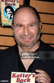 21 Gabe Kaplan Signs Stock Photos, High-Res Pictures, and Images