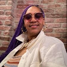 IYKYK Wight Wig DAIRY FARM FARM&BAKERY COFFEE MILK PASTEURIZED HOMOGENIZED  GRADE A 3 Nutrition Facts &servings container Serving BOZ (237L) Calories  220 per 。a 5510900508 7 00508