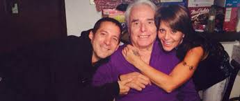 Silvia pinal se casó con el actor y cantante enrique guzmán, ambos produjeron y estelarizaron el programa de variedades titulado silvia y enrique (un. Enrique Guzman Asegura Que Su Muerte No Traera Problemas A Sus Hijos Capital Mujer