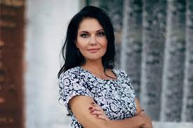 Режиссёр райхельгауз о смерти нины шацкой. Pevica Nina Shackaya Zdorove Eto Slyshat Sebya Lekoboz