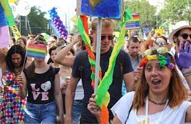 Vi metto in contatto con le persone giuste per un eventuale acquisto di casa e in caso se volete. Ungheria Persone Transgender Private Del Diritto Al Riconoscimento Giuridico Del Genere Tempi Bui
