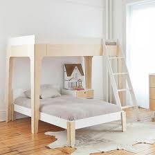 Certains lits superposés sont vendus avec un tiroir qui se glisse sous le lit du bas. Lit Superpose Enfant Quel Modele Choisir Pour Gagner En Place
