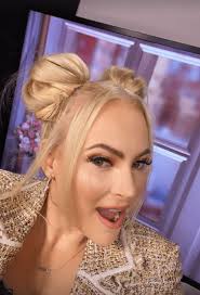 A history of her looks on 'the view' get ready for another game of musical chairs when meghan. Meghan Mccain Switches Up Her Typical Hairstyle For 2 Stylish Buns On New Episode Of The View