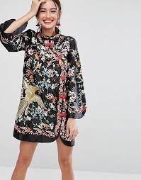 Achetez en ligne ou en magasin. Asos Robe Courte Brodee Avec Col Mao Asos