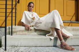 What happens on the equinox? Tory Burch Grounds Beauty In Utility For Spring 2021 Fashionista