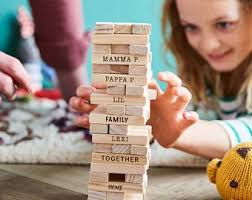 Personalisiertes umweltfreundliches Holzspielzeug für die Familie