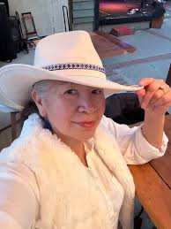 I want to wish you a Happy Birthday to all my friends and followers with  all my heart! I celebrate you! And wish you the best of life like never  before! Cheers